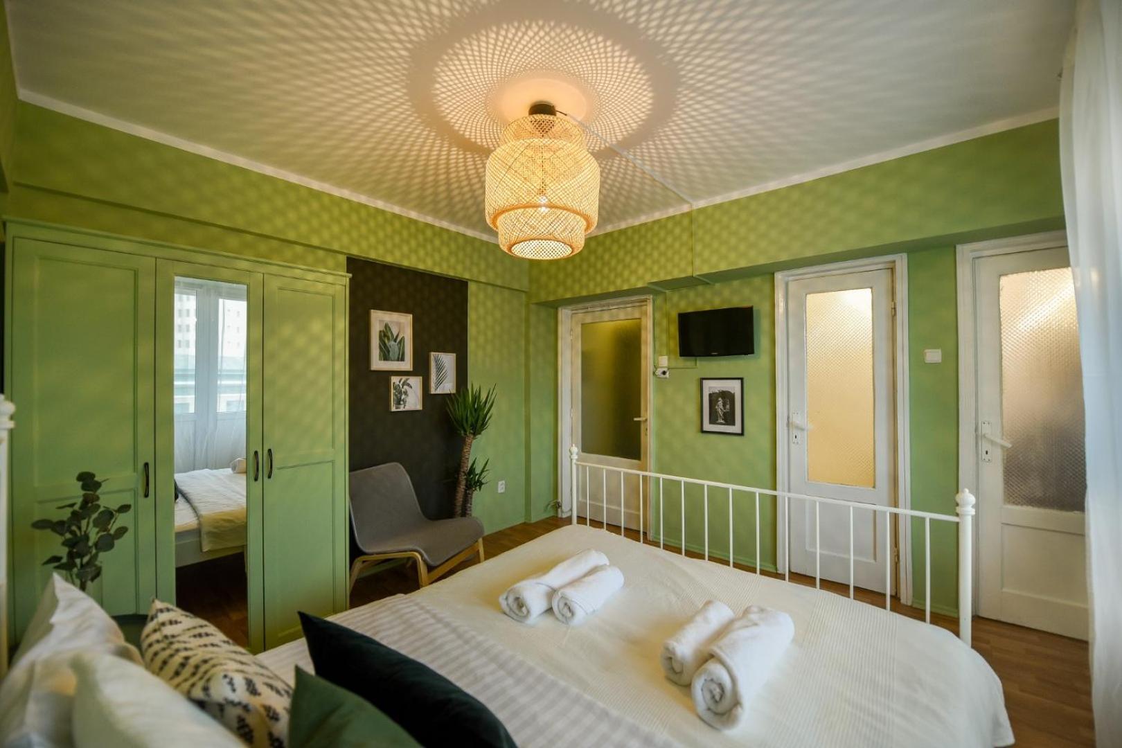 Chic Accommodation With Breathtaking Views Over Calea Victoriei - Your Central Heaven Bucarest Extérieur photo